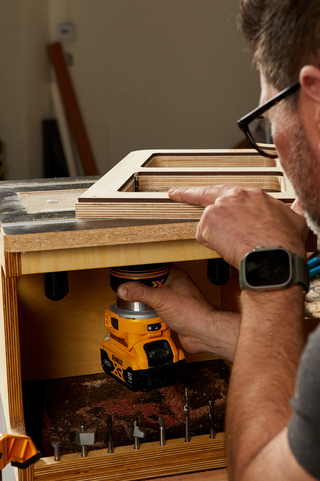 KM Tools Benchtop Router Table for 3x3 Custom Trim Router Jig - Image 28