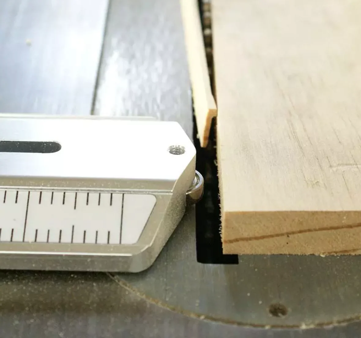 Thin Rip Table Saw Jig - Image 4