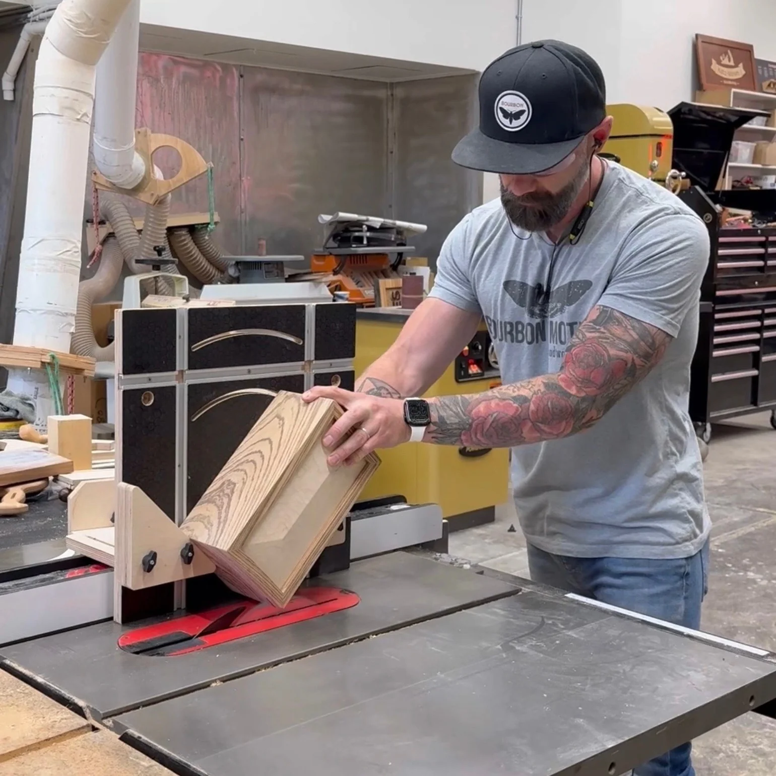 Universal Table Saw Jig - Image 26